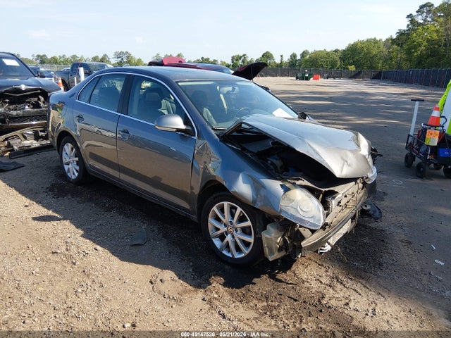 Salvage Volkswagen Jetta Image