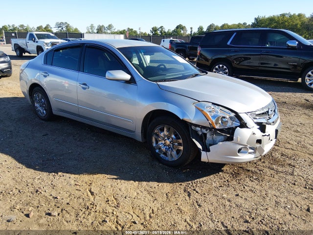 Salvage Nissan Altima Image