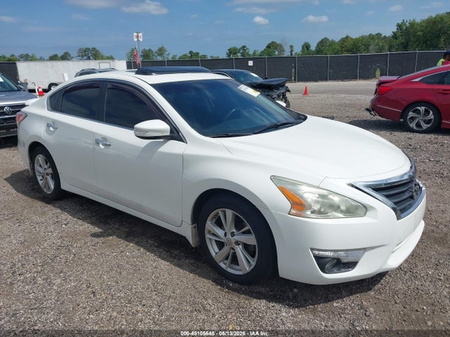 Salvage Nissan Altima Image