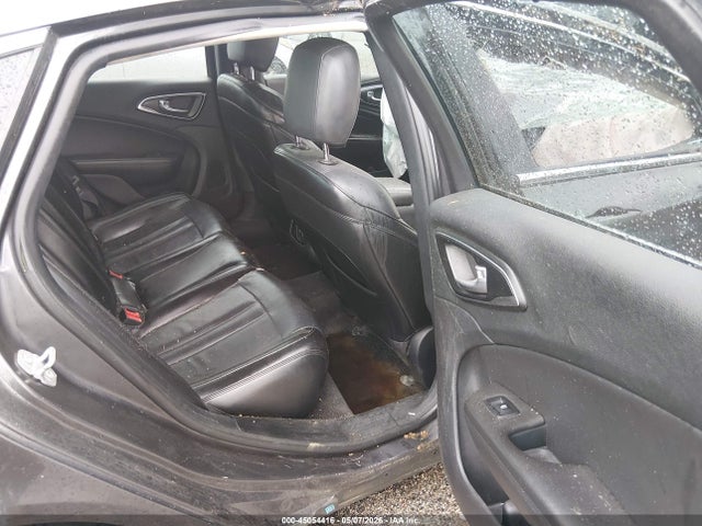Chrysler 200 Limited Platinum
