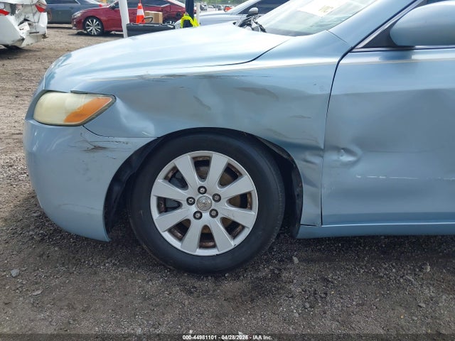 Toyota Camry Xle V6