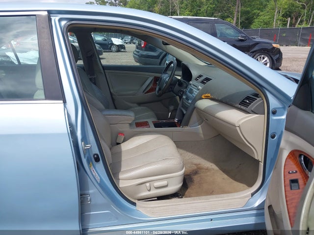 Toyota Camry Xle V6