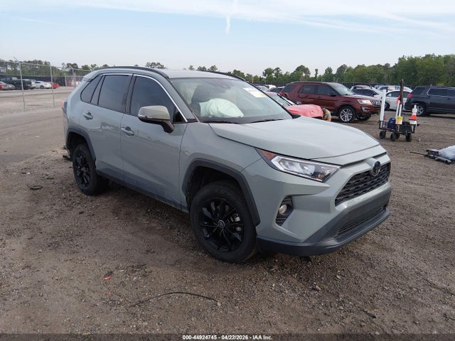 Salvage Toyota RAV4 Image