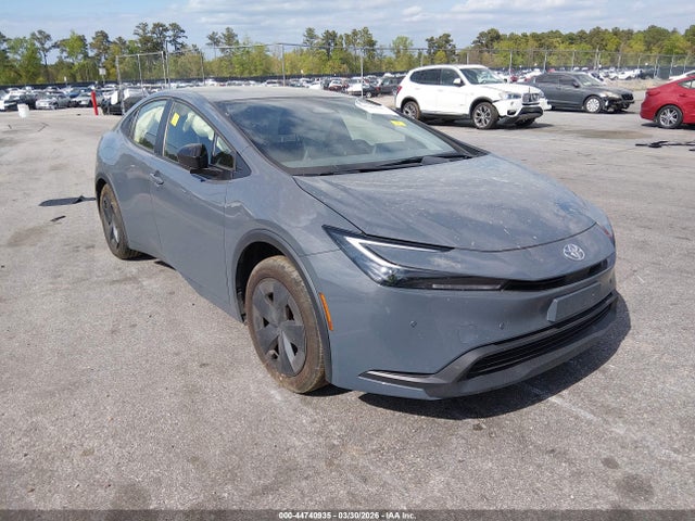 Salvage Toyota Prius Image