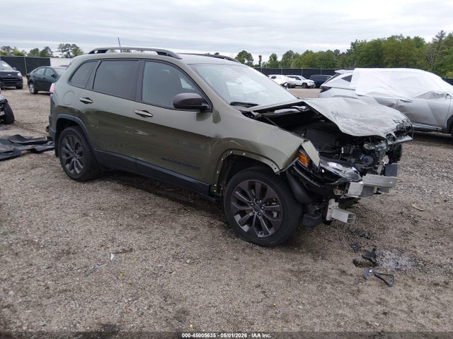 Salvage Jeep Cherokee Image