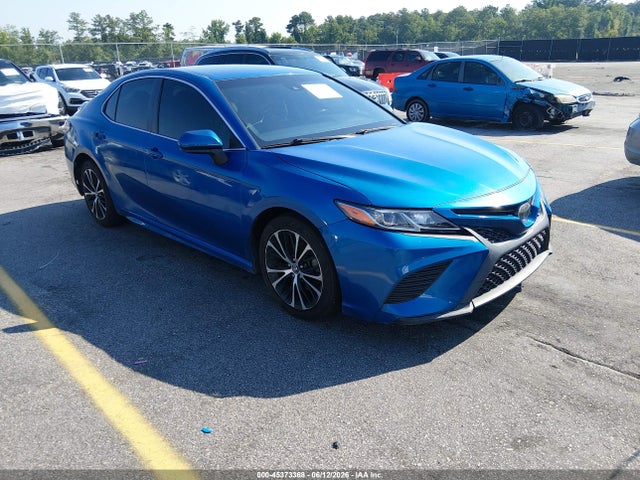 Salvage Toyota Camry Image