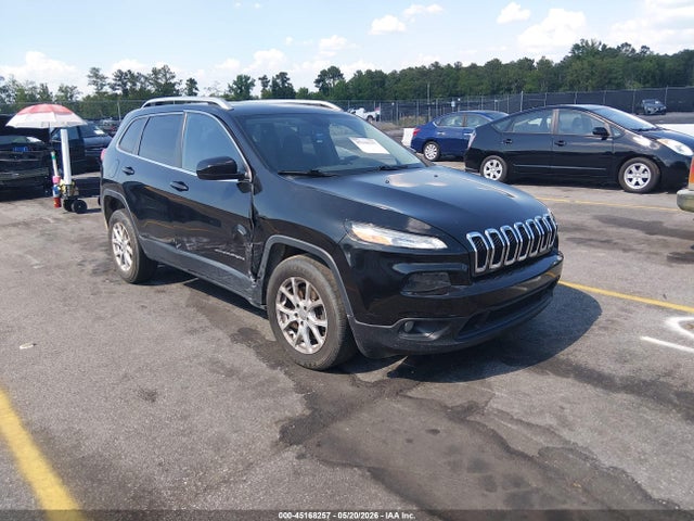 Salvage Jeep Cherokee Image