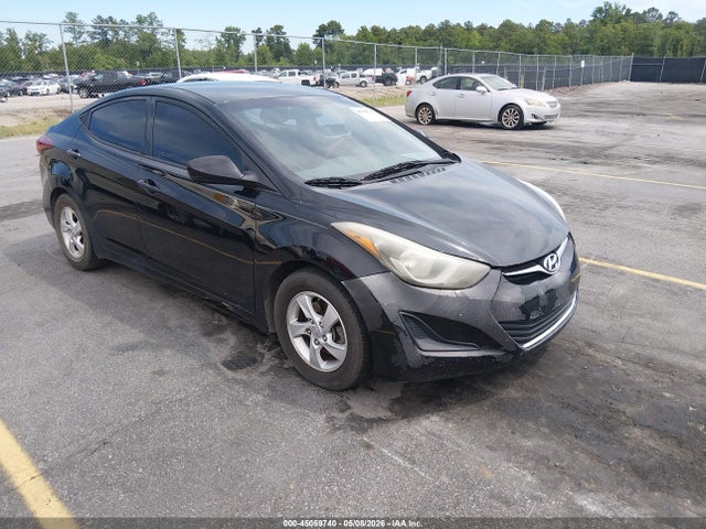 Salvage Hyundai ELANTRA Image