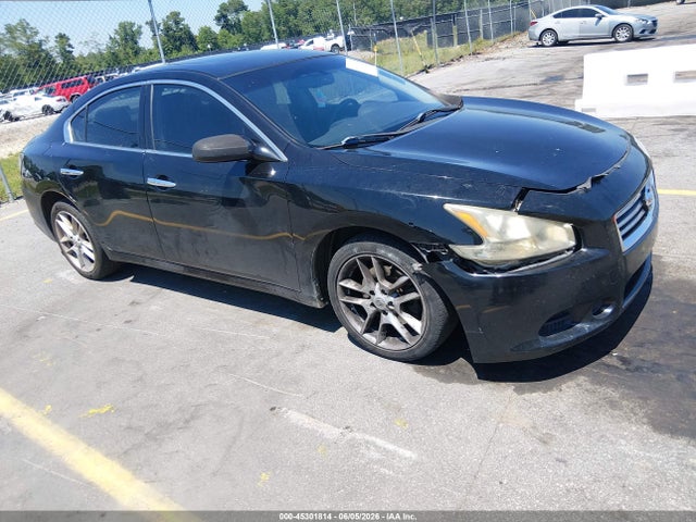 Salvage Nissan Maxima Image
