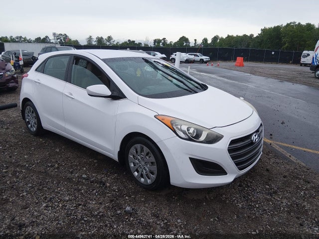 Salvage Hyundai ELANTRA Image