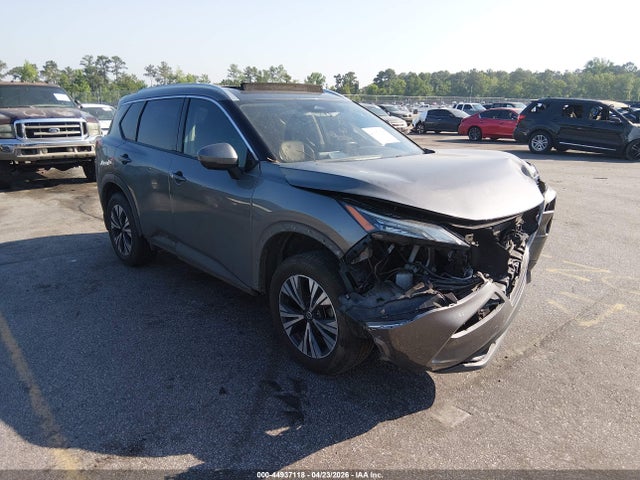 Salvage Nissan Rogue Image