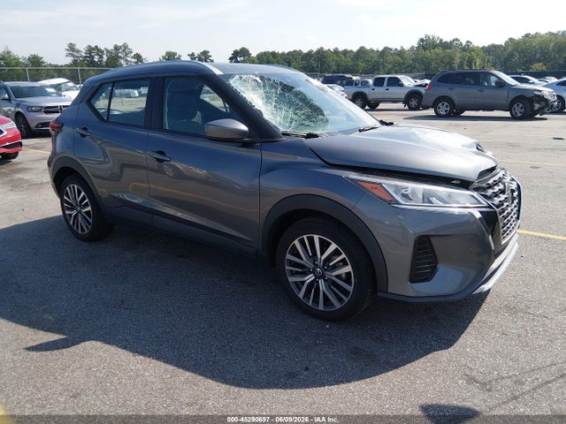 Salvage Nissan Kicks Image
