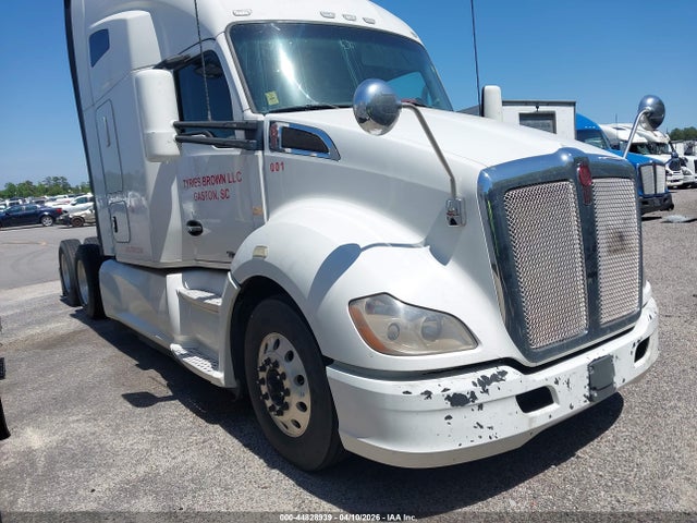 Salvage Kenworth T680 Image