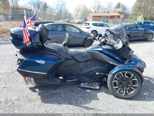 Can-Am Spyder Roadster