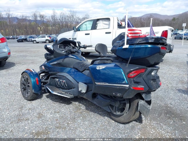 Can-Am Spyder Roadster