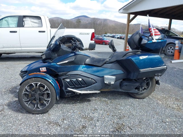 Can-Am Spyder Roadster