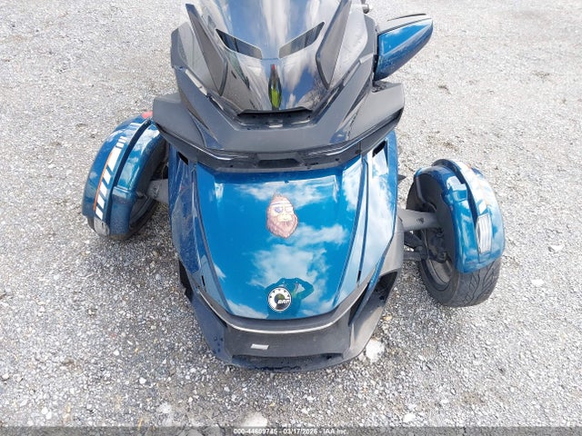 Can-Am Spyder Roadster
