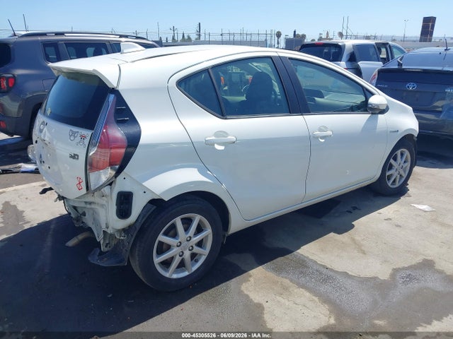 Toyota Prius c Three