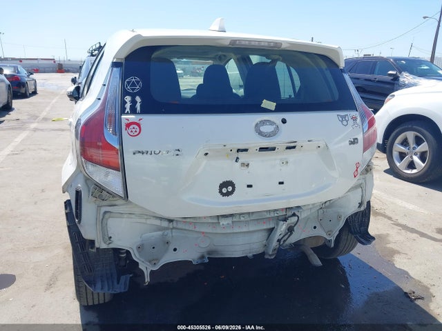 Toyota Prius c Three