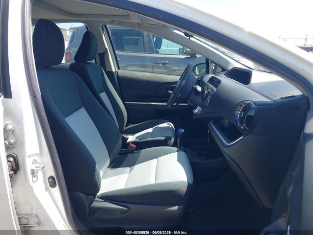 Toyota Prius c Three