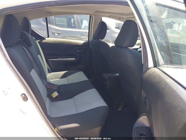 Toyota Prius c Three
