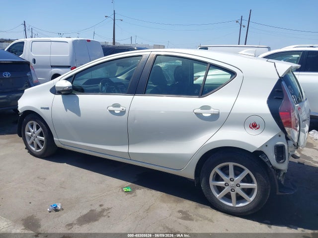 Toyota Prius c Three