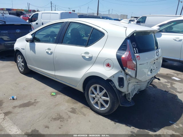 Toyota Prius c Three