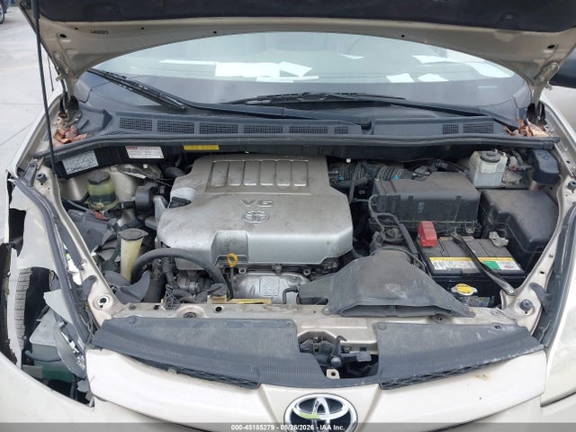 Toyota Sienna Le