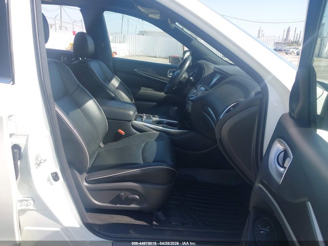 INFINITI Qx Luxe