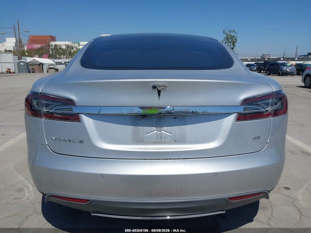 Tesla Model S P85