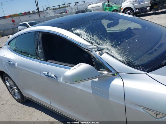 Tesla Model S P85