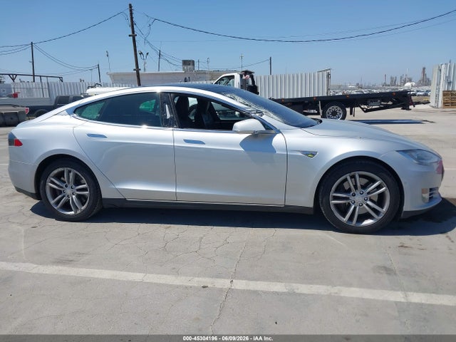 Tesla Model S P85