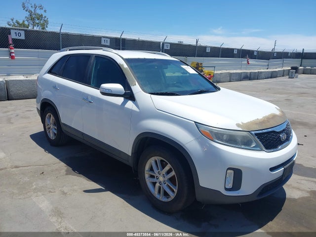 Salvage Kia Sorento Image