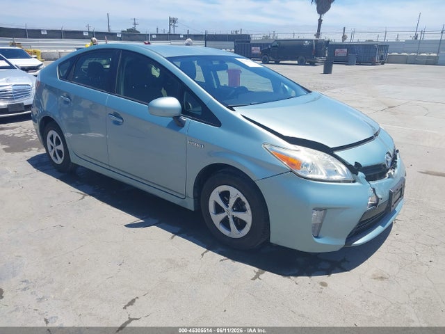 Salvage Toyota Prius Image