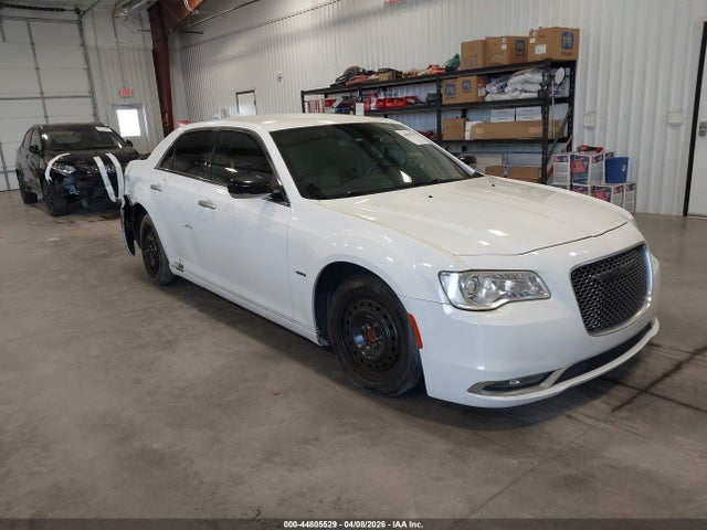 Salvage Chrysler 300 Image