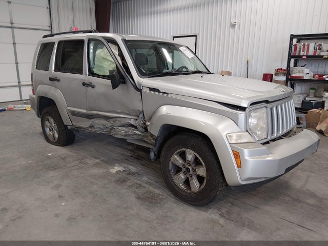 Salvage Jeep Liberty Image