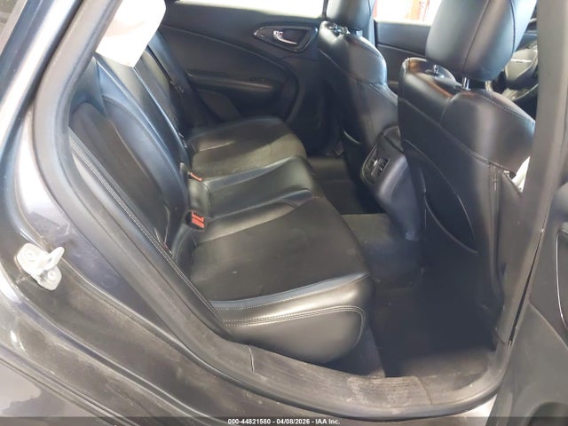Chrysler 200 S