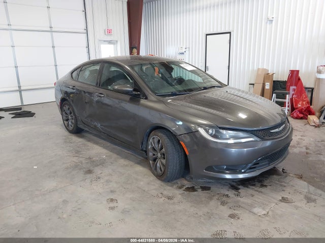 Salvage Chrysler 200 Image