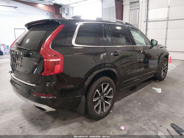 Volvo XC90 T6 Momentum