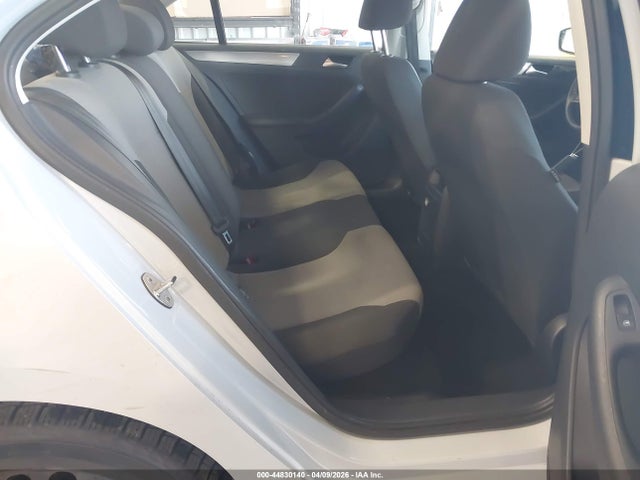 Volkswagen Jetta 1.4t S