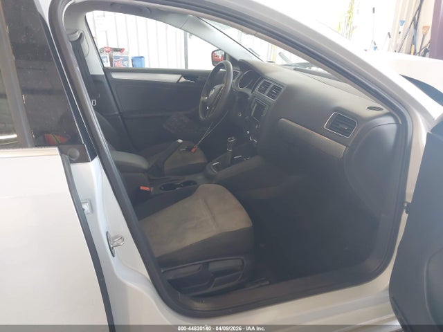 Volkswagen Jetta 1.4t S