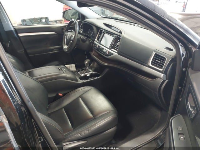 Toyota Highlander Xle V6