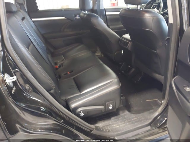 Toyota Highlander Xle V6