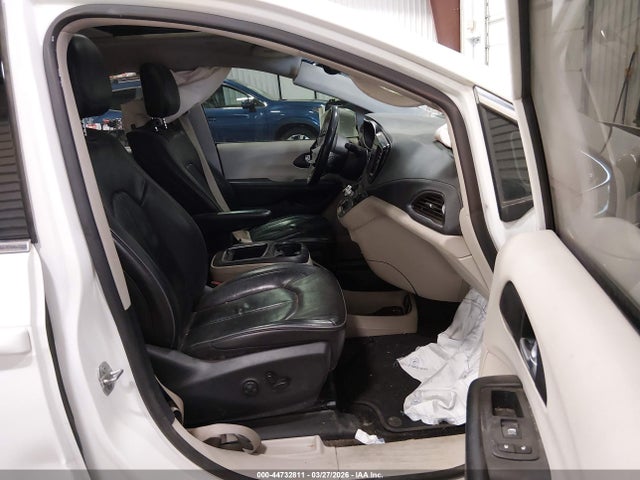 Chrysler Pacifica Limited