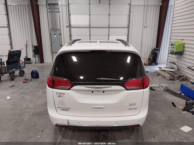 Chrysler Pacifica Limited