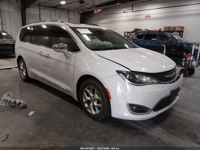 Salvage Chrysler Pacifica Image