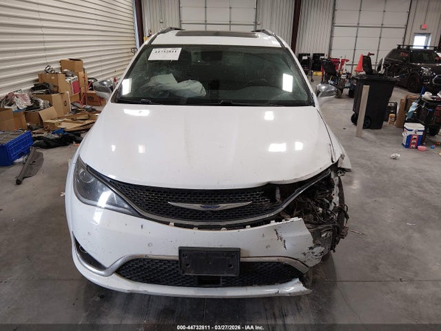 Chrysler Pacifica Limited