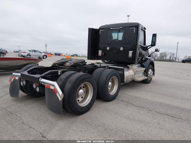 Peterbilt 579