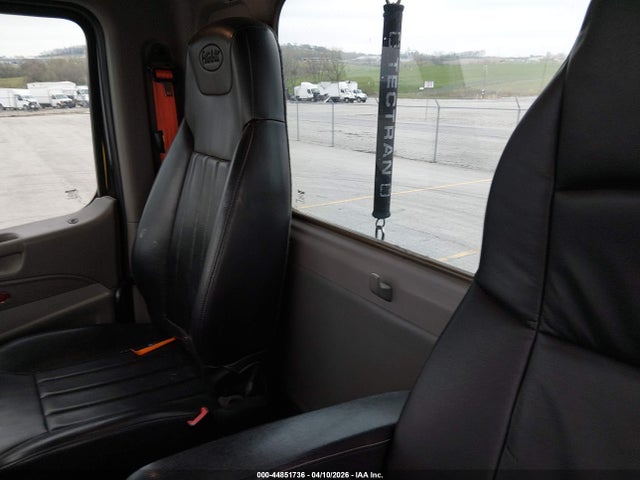 Peterbilt 579