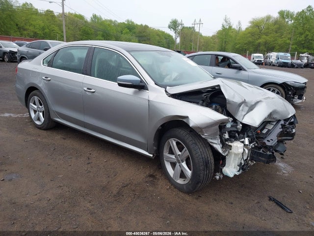 Salvage Volkswagen Passat Image